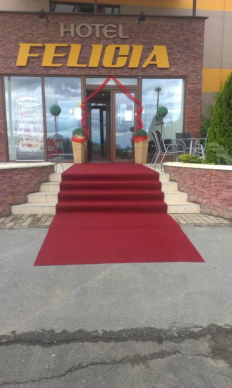 Hotel Felicia Ungtavas Kültér fotó